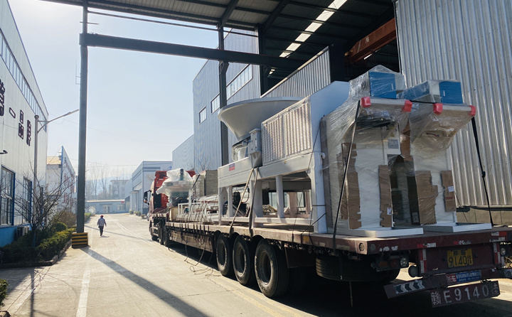 生产线装备转车完成，，，，，，准备发往郑州