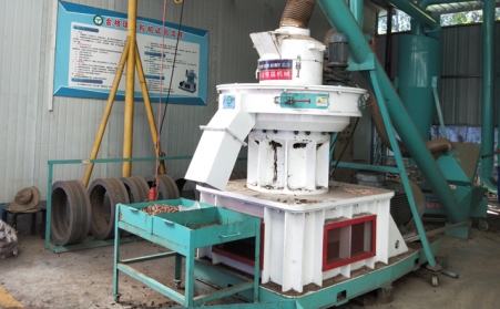 同样的“羊粪” 纷歧样的用途 生物质颗；；；；；；；；阆嗍队胫诓畋鸬乃