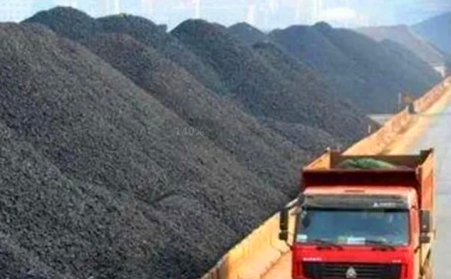 秸秆稻壳做燃料，，，，，，，自己办厂也挺好，，，，，，，这些条件不可少